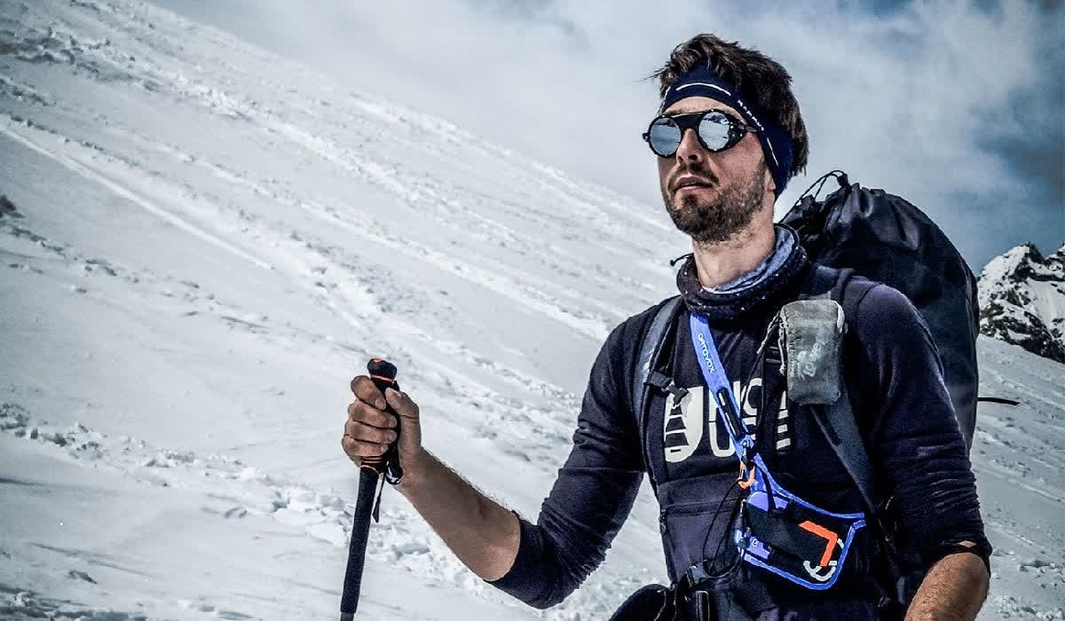کوهنوردی با عینک و عصای کوهنوردی 